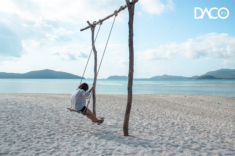 ทะเล ท้องฟ้า และพระอาทิตย์ตกที่งดงาม "Conrad Koh Samui"